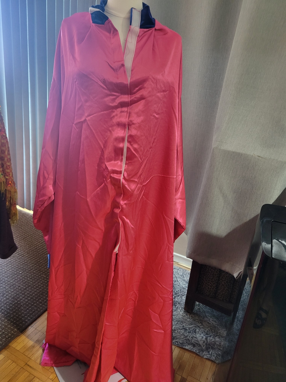 Satin Robe Caftan in Pink with Contrasting Collar